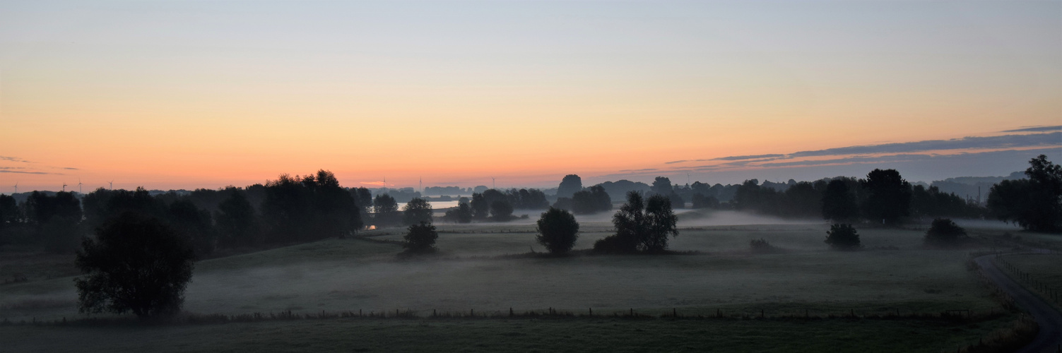 Morgendämmerung am Niederrhein