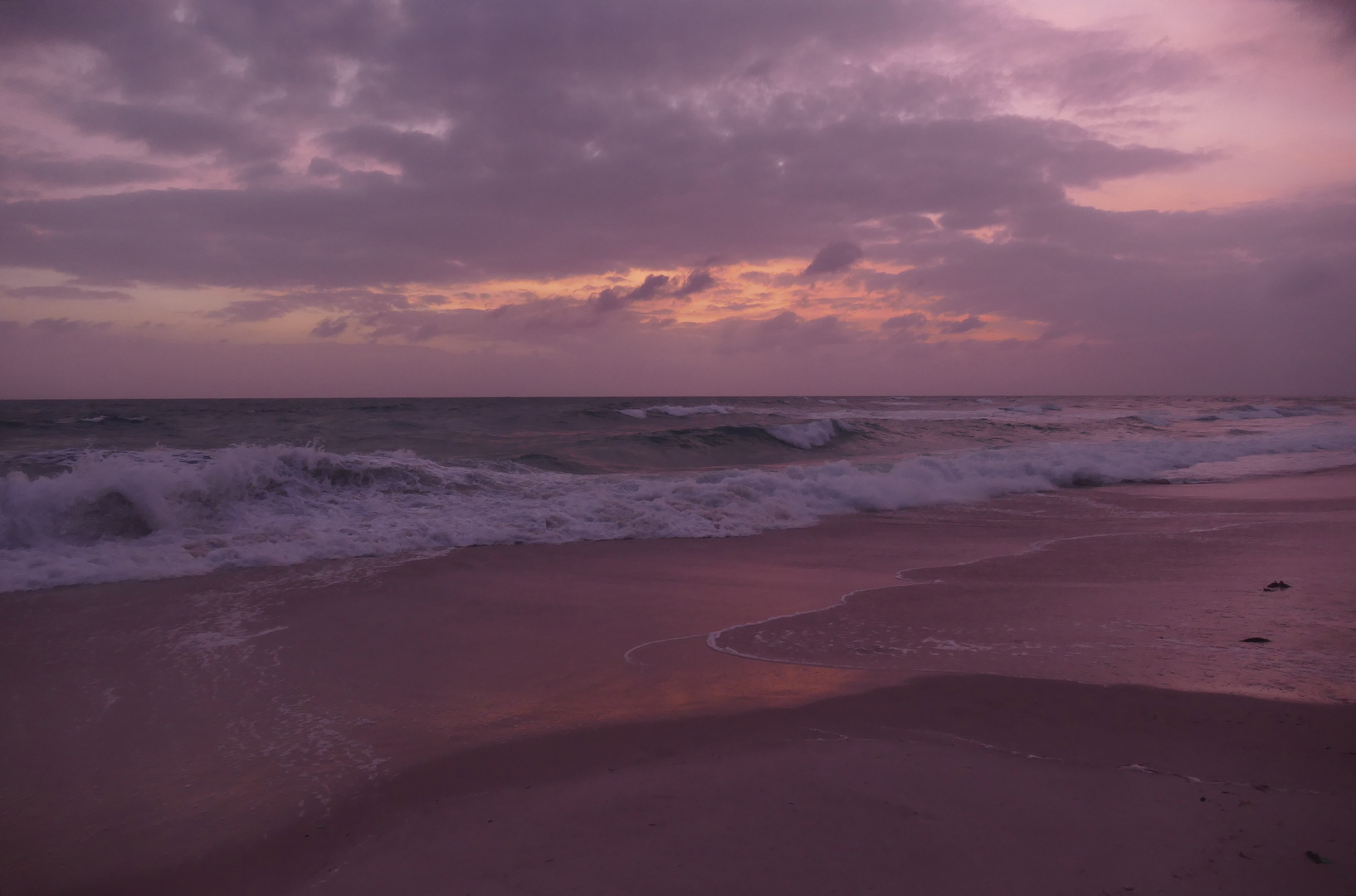 Morgendämmerung am Strand bei Dar el Salaam