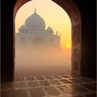 Morgendämmerung am Taj Mahal