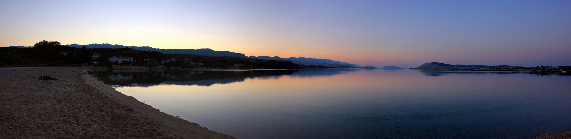 Morgendämmerung auf der Insel.