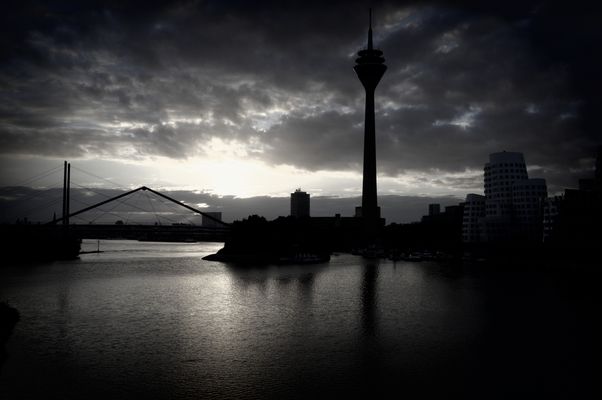 Morgendämmerung im Medienhafen