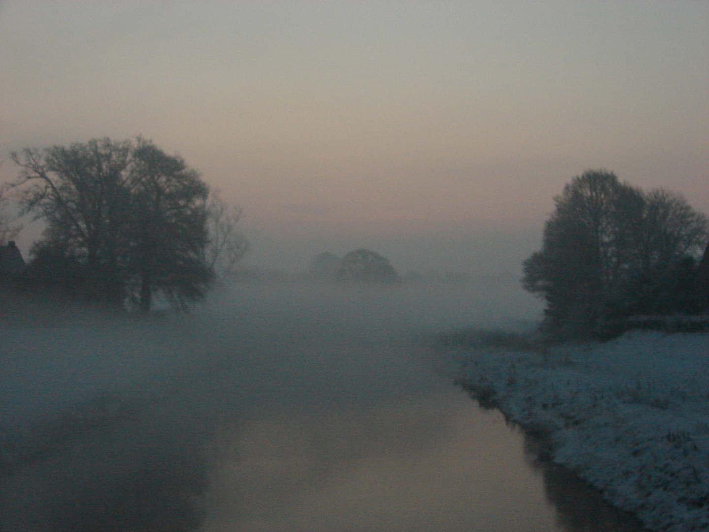 Morgendämmerung im Winter