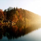 Morgendliche Herbststimmung an der Isar in Tölz