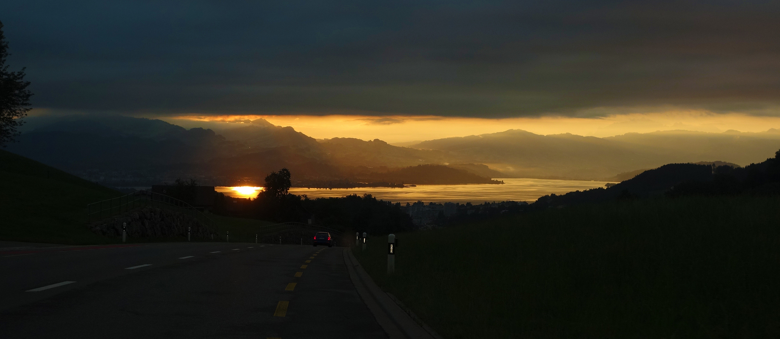 Morgendlicher Blick auf den Zürichsee
