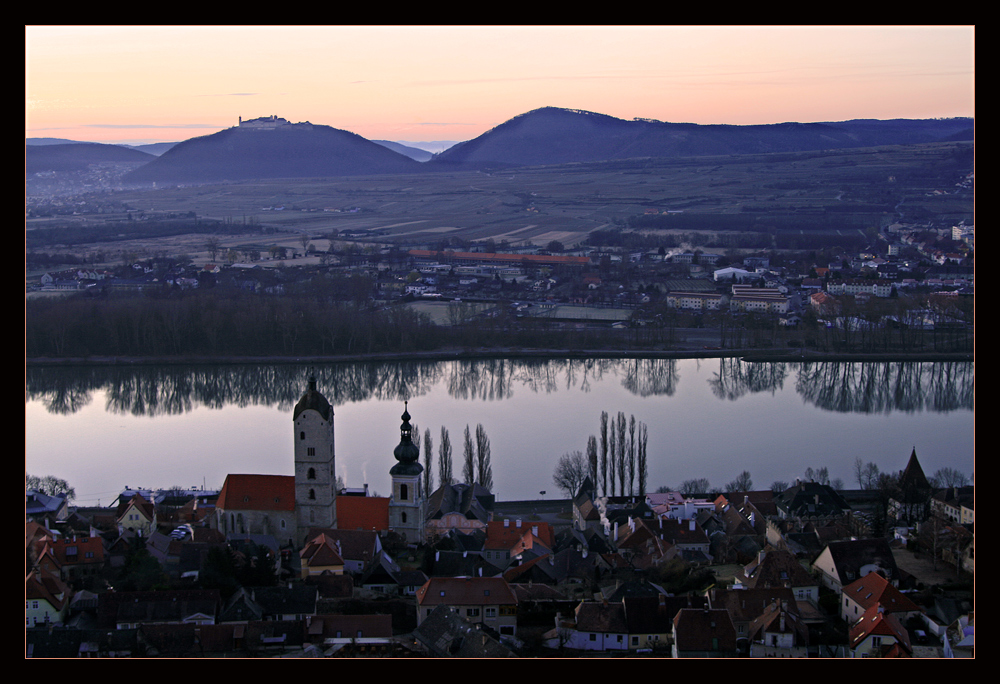 morgendlicher Blick auf Stein und Göttweig