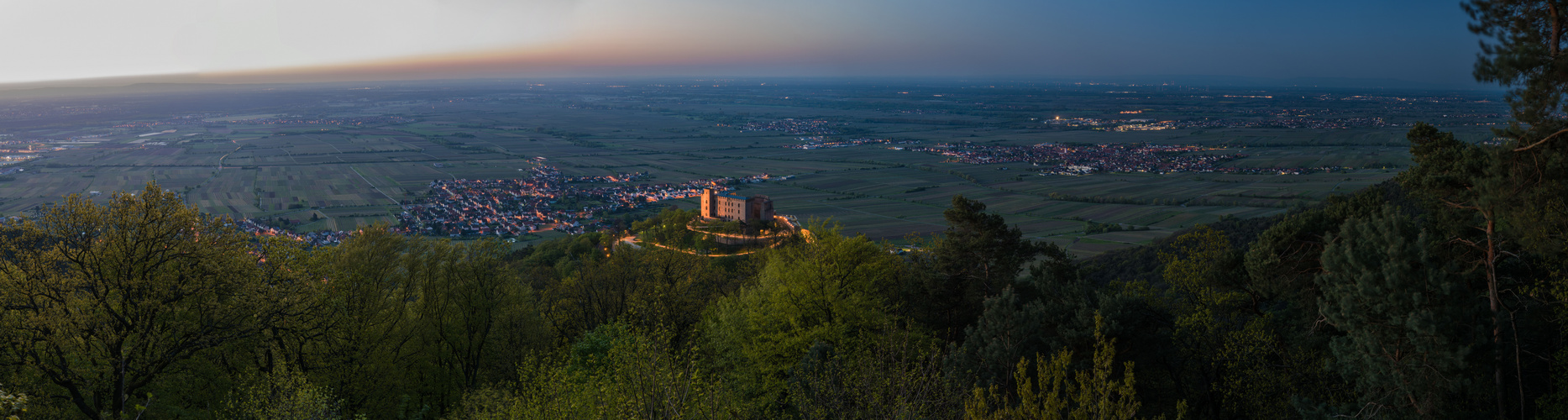 Morgendlicher Rundblick über die Rheinebene