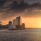 Morgendliches Panorama von der Hafencity/Landungsbrücken/Speicherstadt inkl. der Elbphilharmonie 