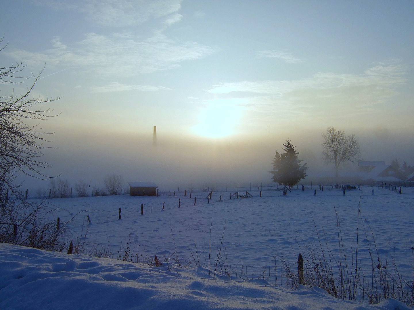 -Morgendunst im Tal bei 13 Grad Minus-