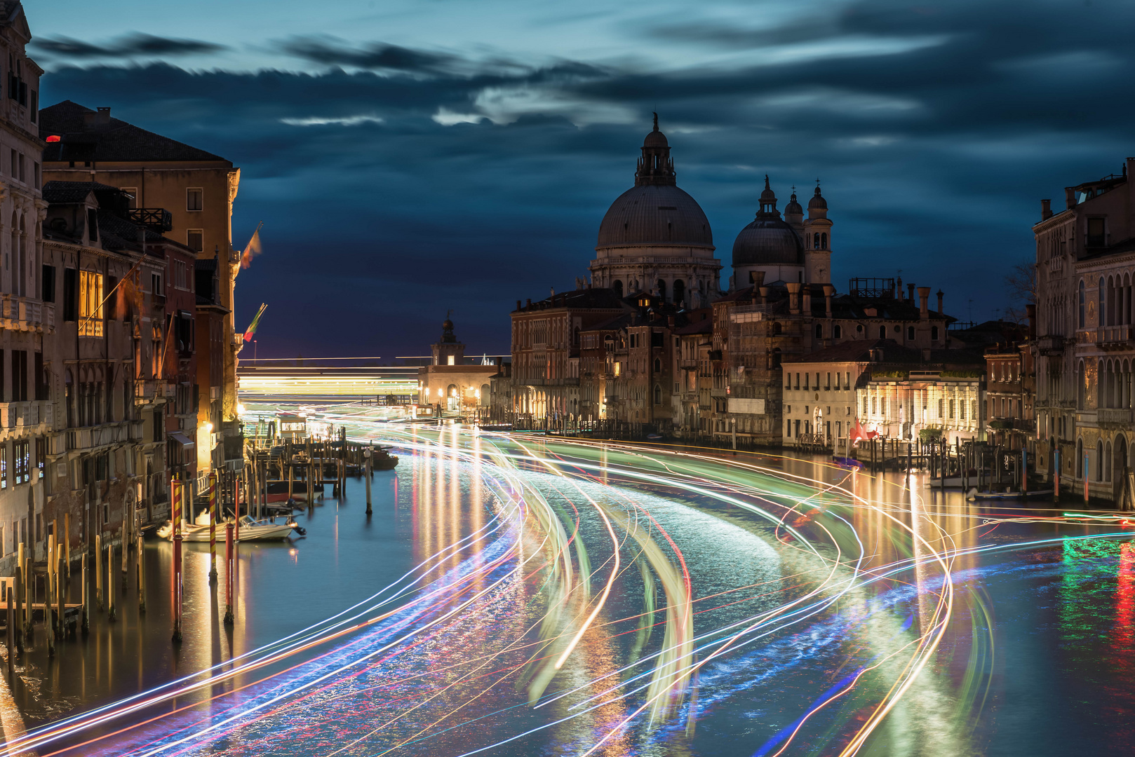 Morgendverkehr auf dem Canal Grande