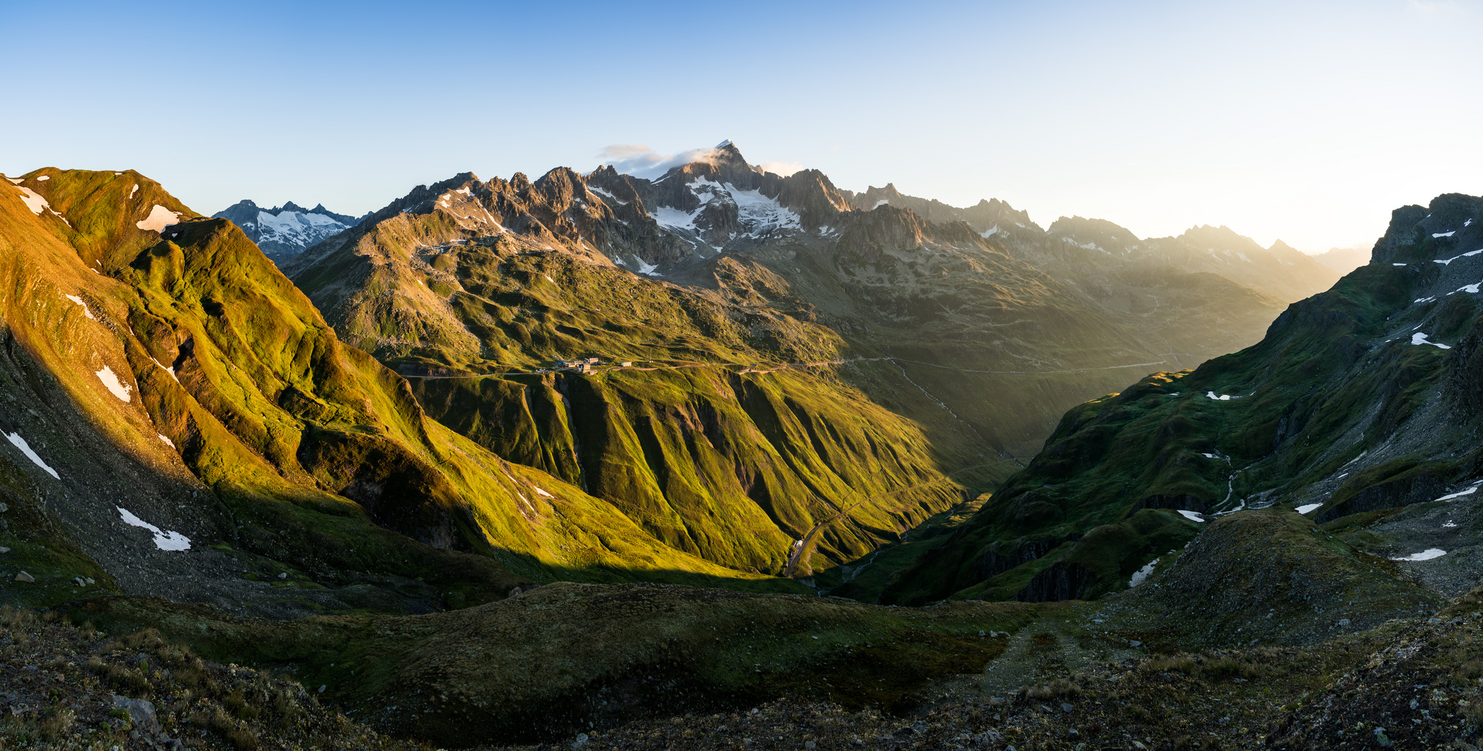 Morgenerwachen über dem Furkapass