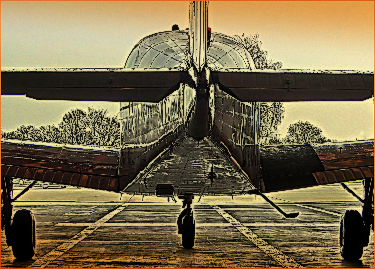 MorGEnFarBEn im Hangar