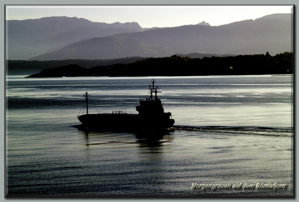 Morgengrauen auf dem Bömlafjord