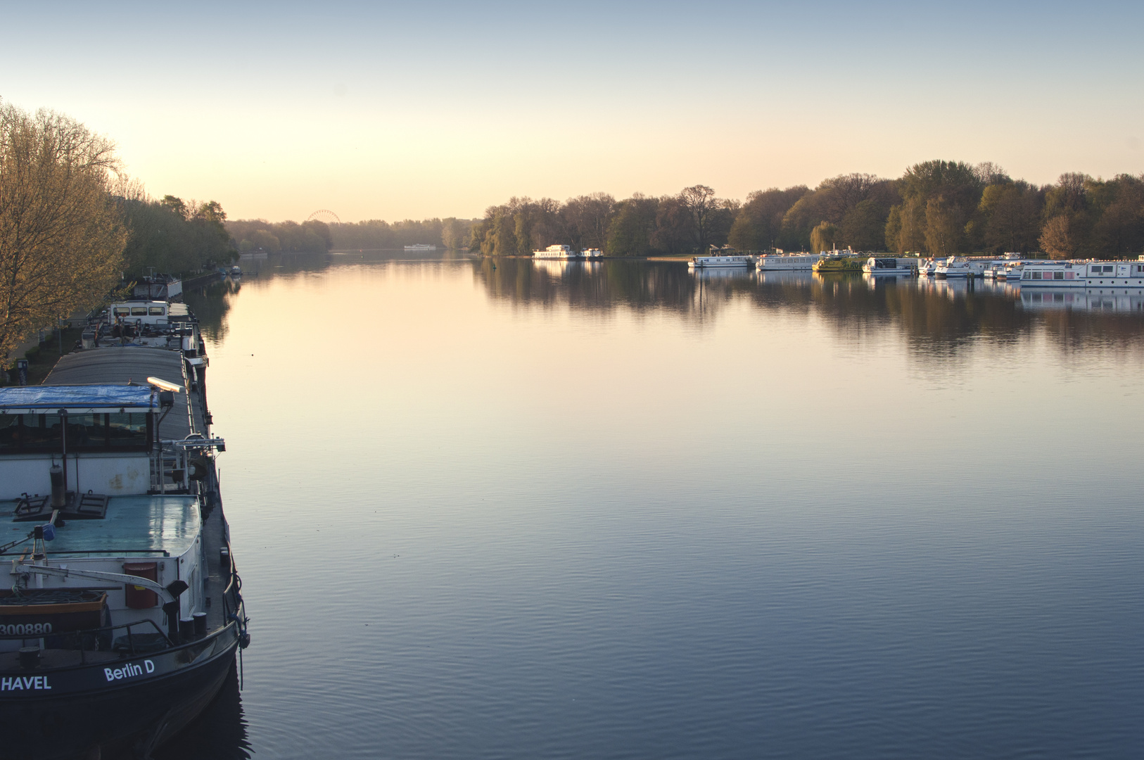 Morgenicht auf der Spree