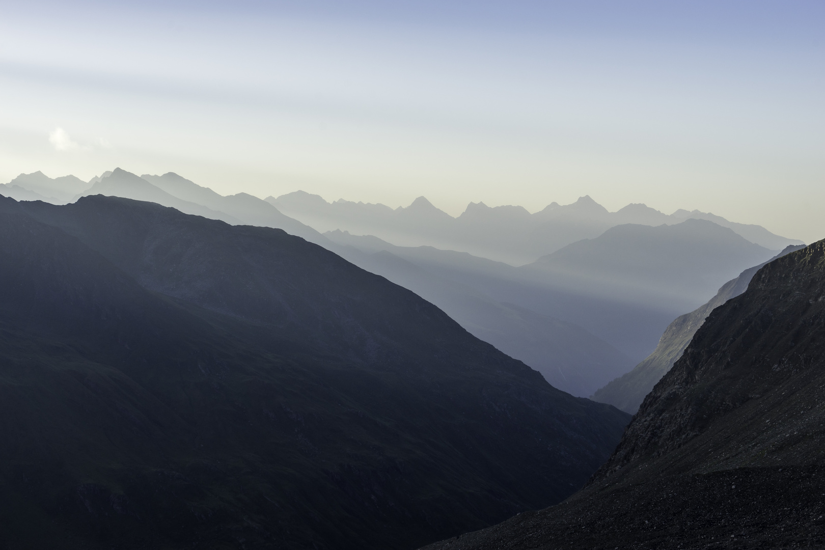 Morgenlicht an der Badener Hütte