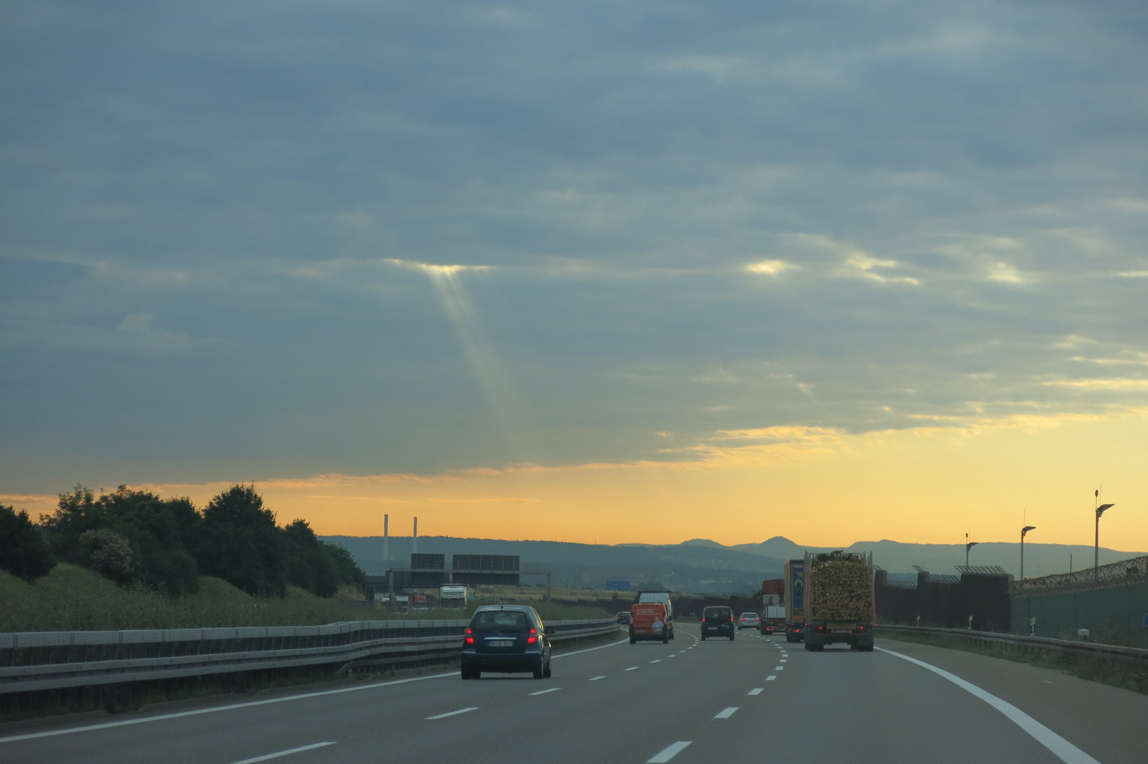 Morgenlicht auf der Autobahn