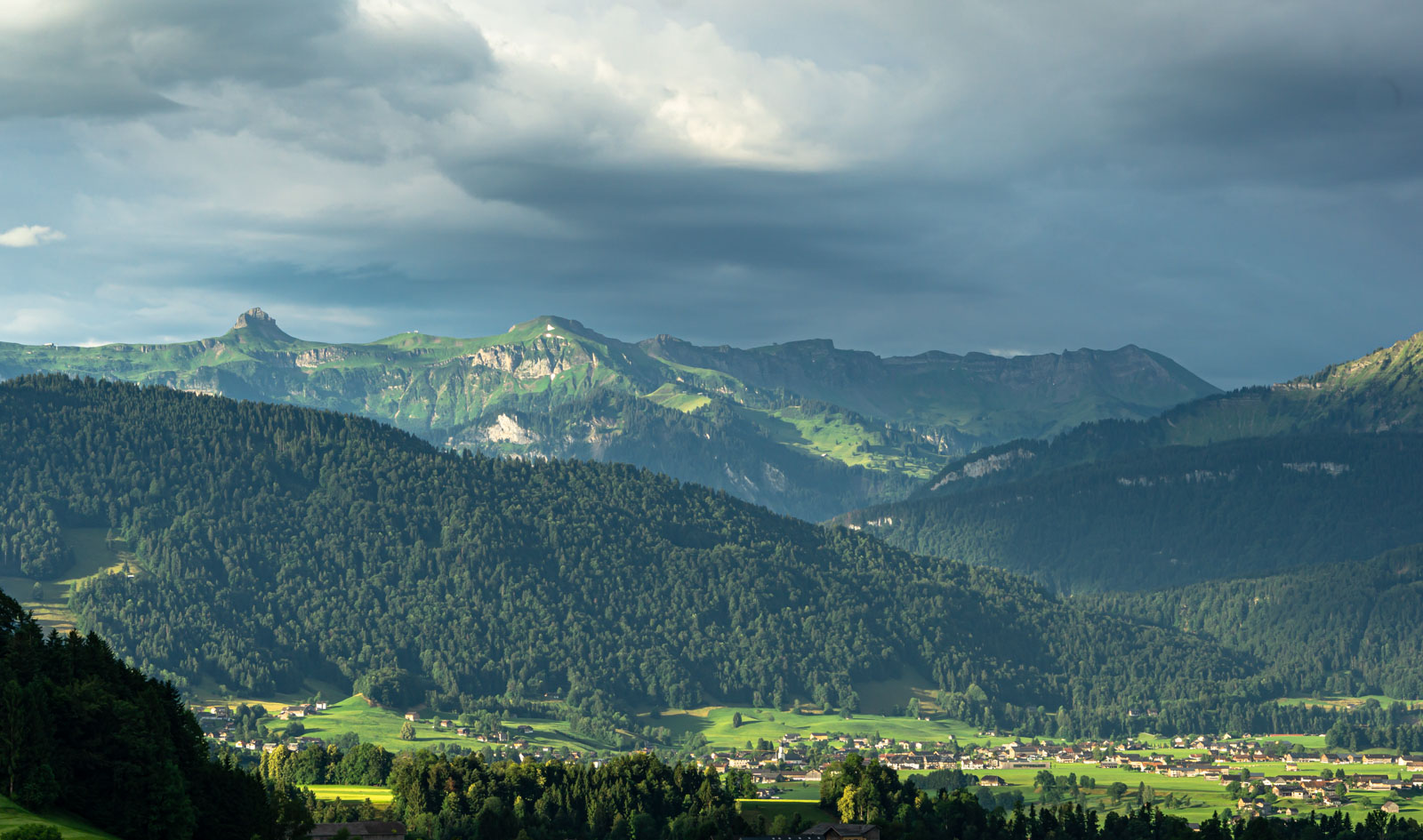 Morgenlicht auf die Bregenzerwälder  Berge