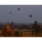 Morgenlicht über Bagan