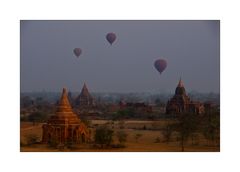 Morgenlicht über Bagan