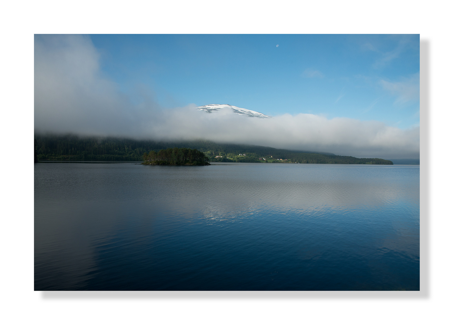 ~~ Morgennebel am Fjord ~~