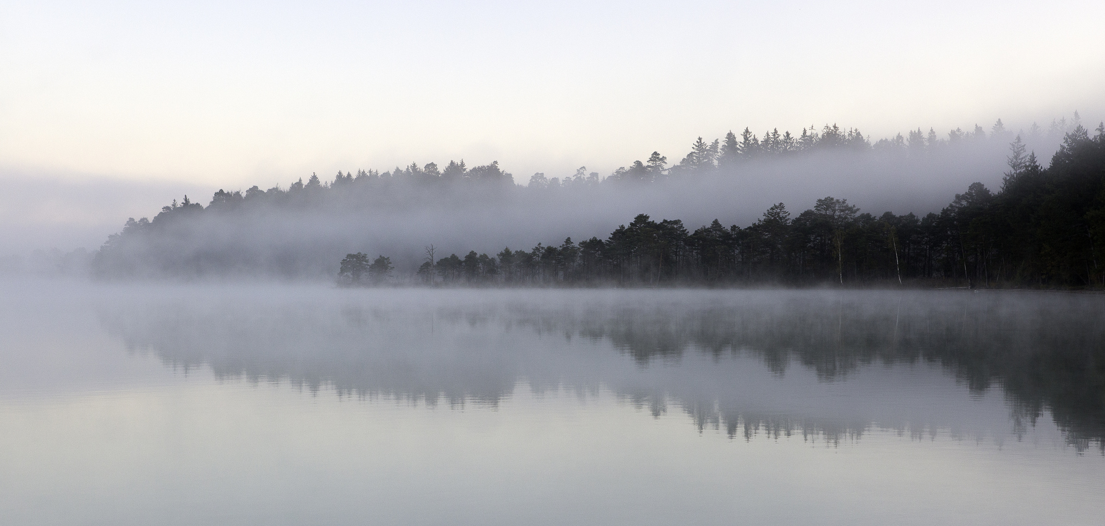 [ … Morgennebel am Großen Ostersee ]