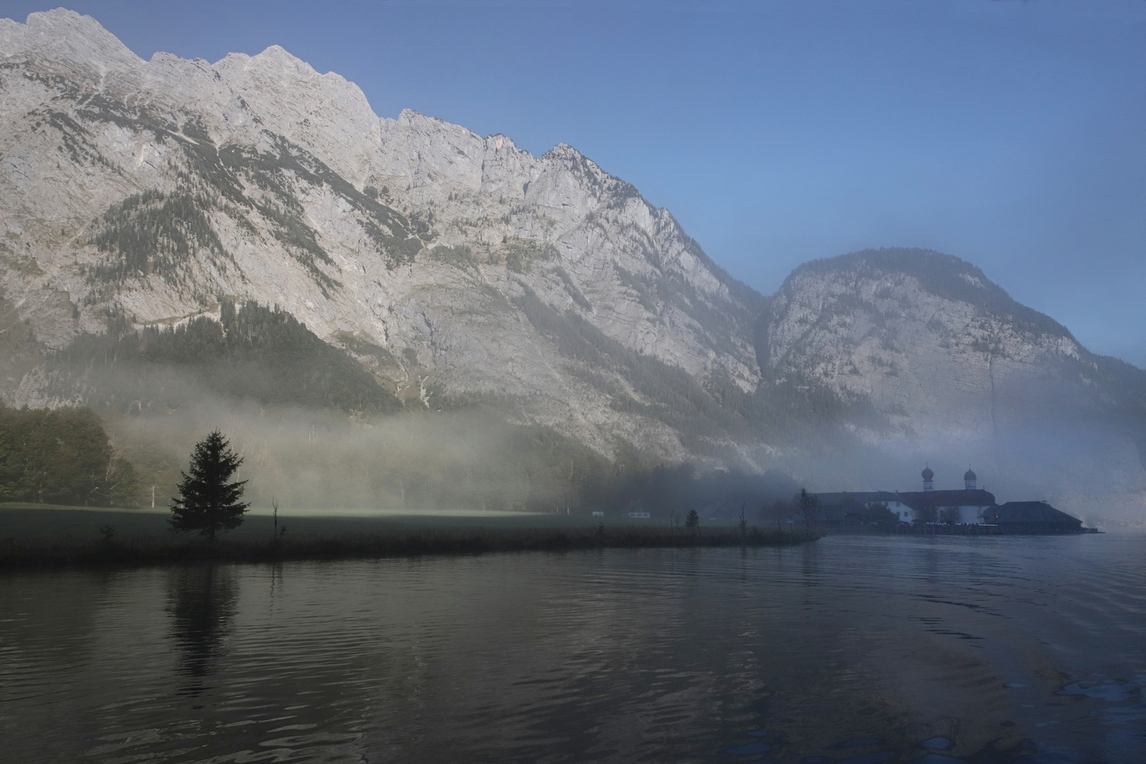 Morgennebel am Königssee (2018_09_18_EOS 6D Mark II_6870_ji)