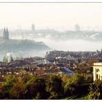 Morgennebel auf der Moldau (Prag, Tschechien)