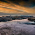 Morgennebel im Tal - Sonne auf den Gipfeln des Bayerischen Waldes