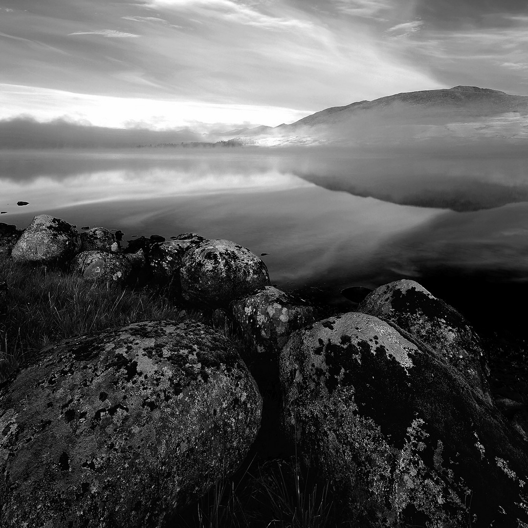 Morgennebel in den Highlands