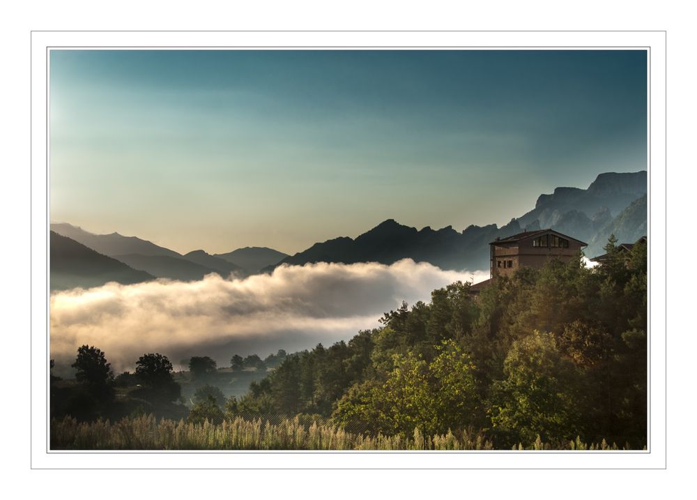 Morgennebel in den Pyrenäen