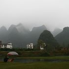 Morgennebel in der Nähe von Yangshou