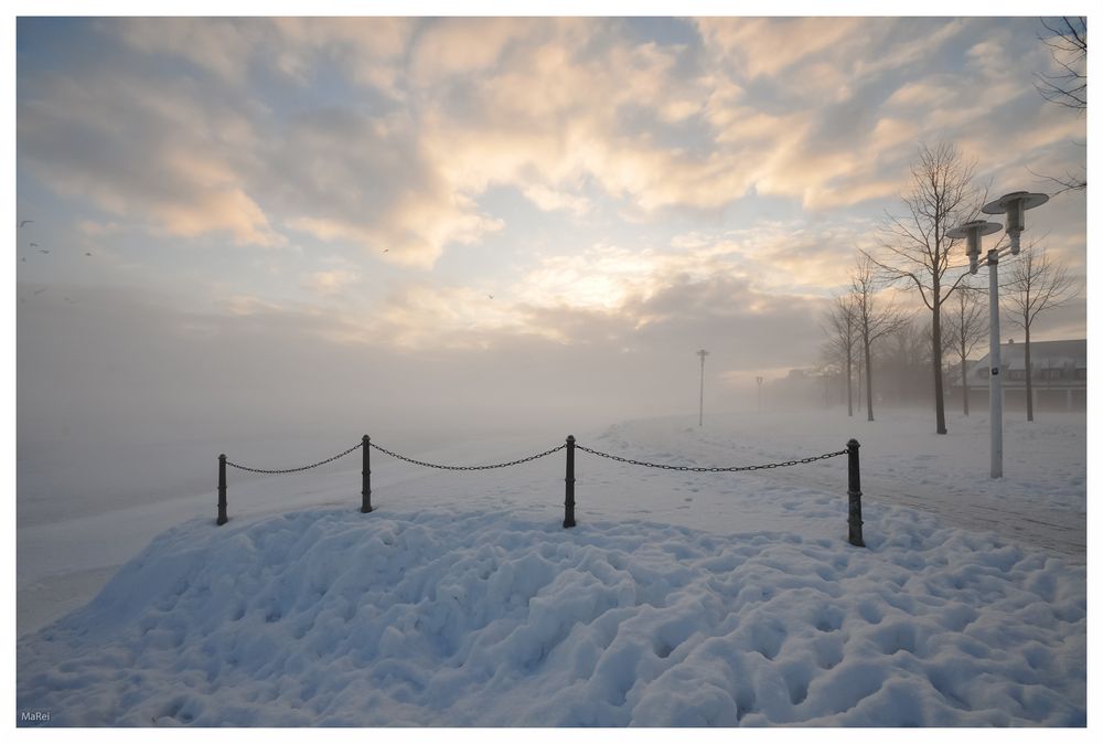 Morgennebel über dem Sund