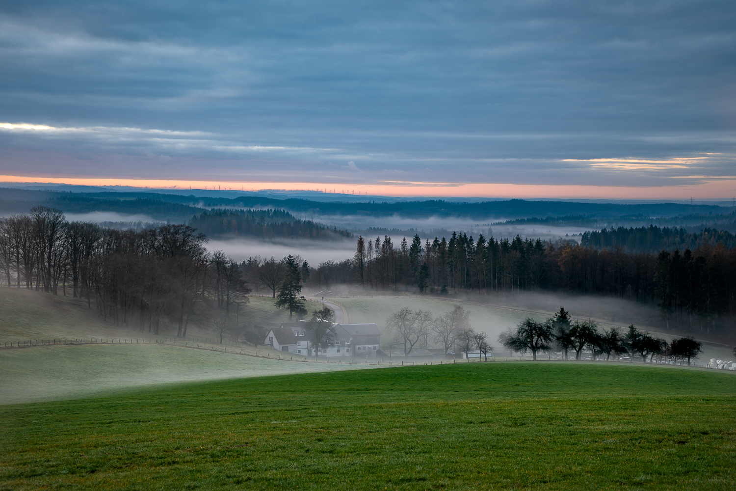 Morgennebel über dem Wildenburger Land