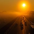 Morgennebel über der Autobahn