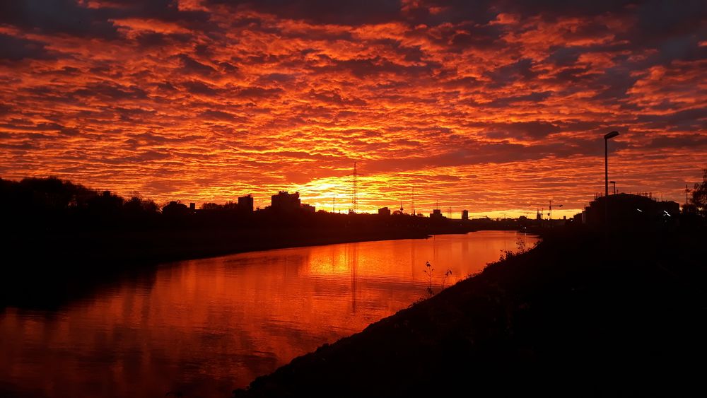 Morgenröte Foto & Bild  rot, wasser, wolken Bilder auf fotocommunity