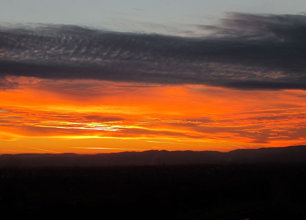 Morgenröte mit Sonnenaufgang