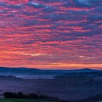 Morgenröte zwischen Hoher Acht und Nürburg Version 1