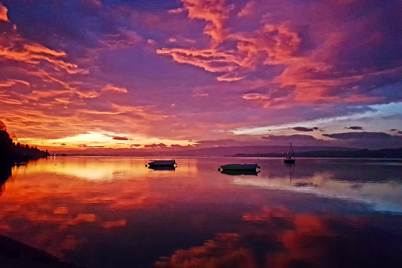 Morgenrot am Bodensee