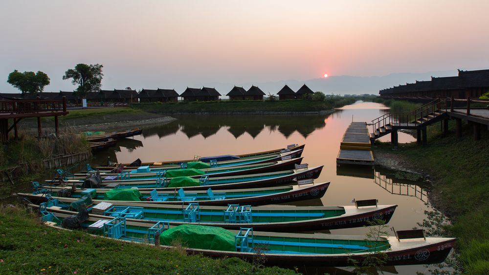 Morgenrot am Inle Lake