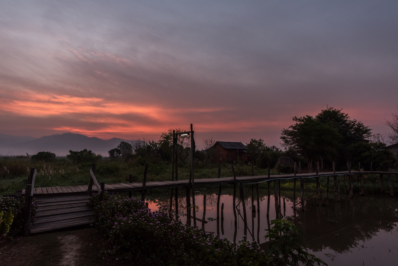 Morgenrot am Inle Lake
