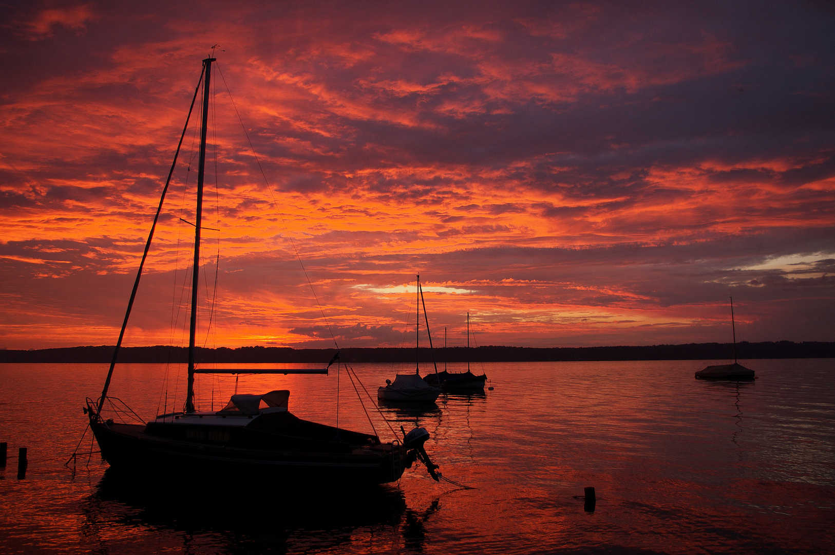 Morgenrot am Starnbergersee