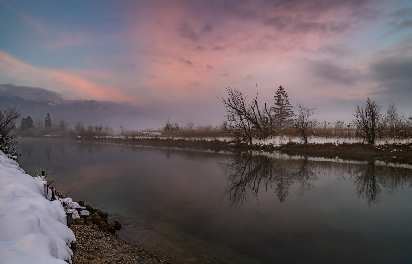 Morgenrot an der Loisach