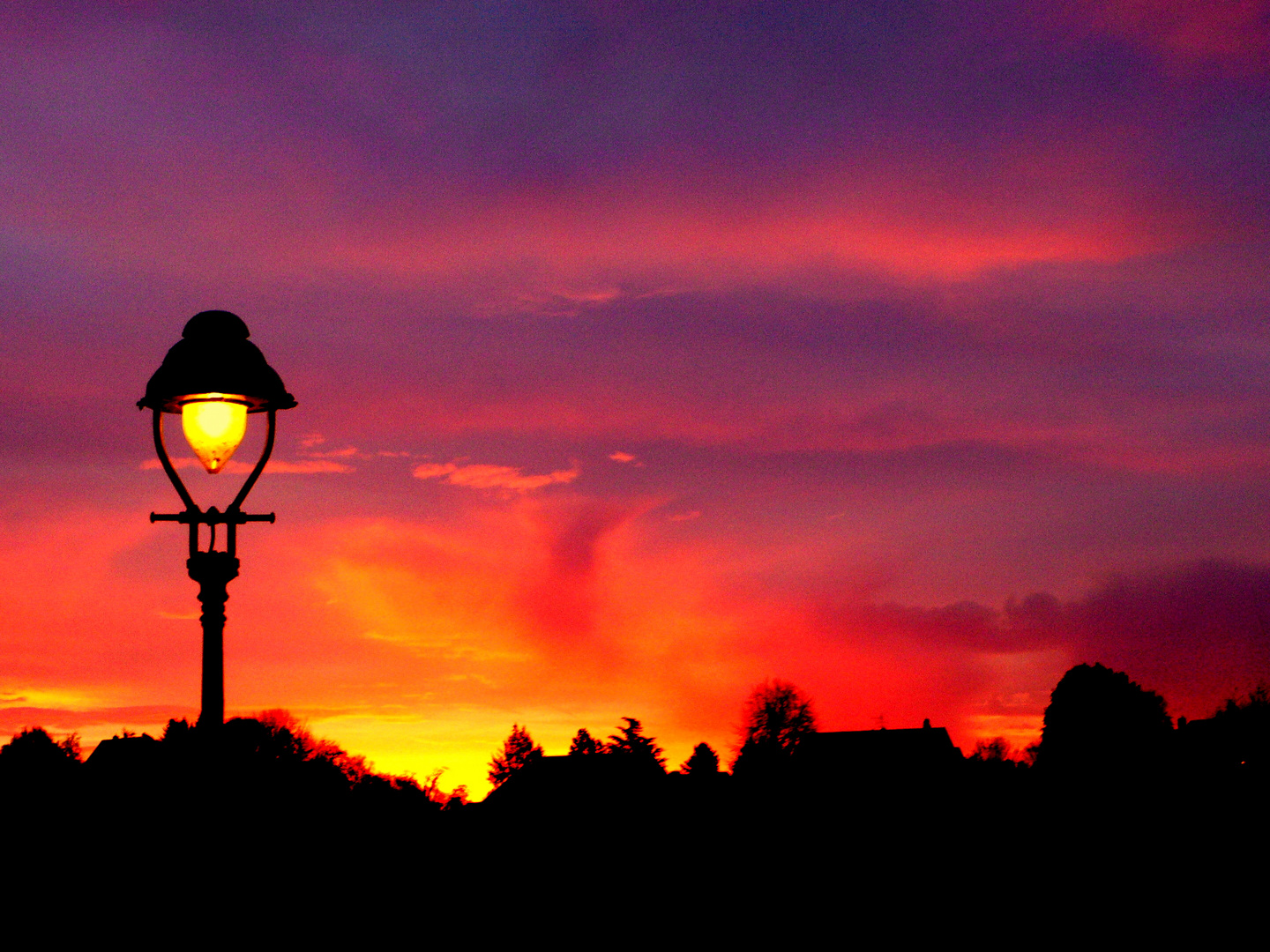 Morgenrot im November über Burscheid