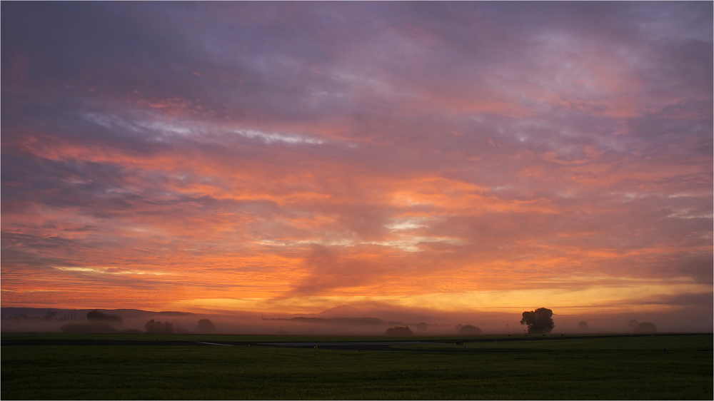 Morgenrot kurz vor Sonnenaufgang