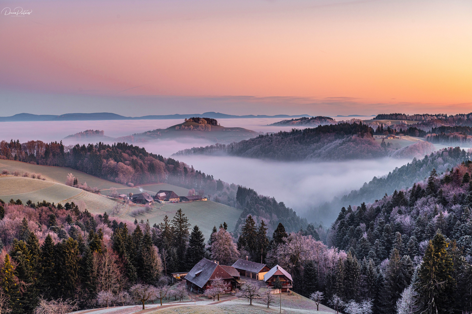 Morgenrot über dem Emmental