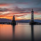 Morgenrot über dem Hafen von Lindau