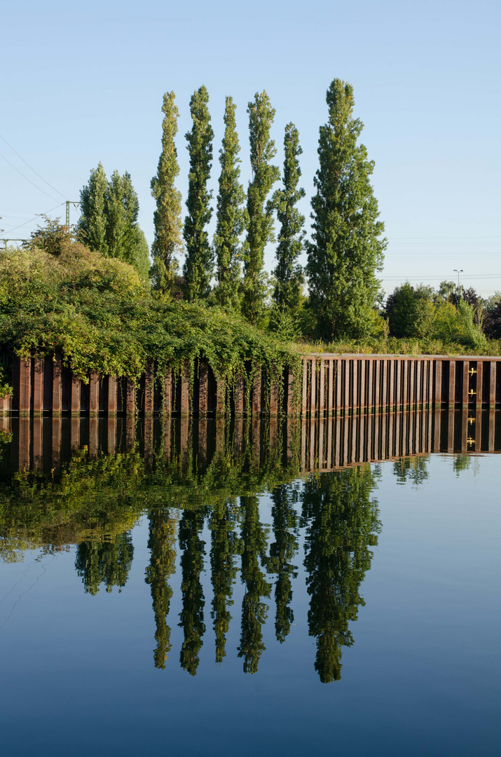 Morgenruhe am Kanal