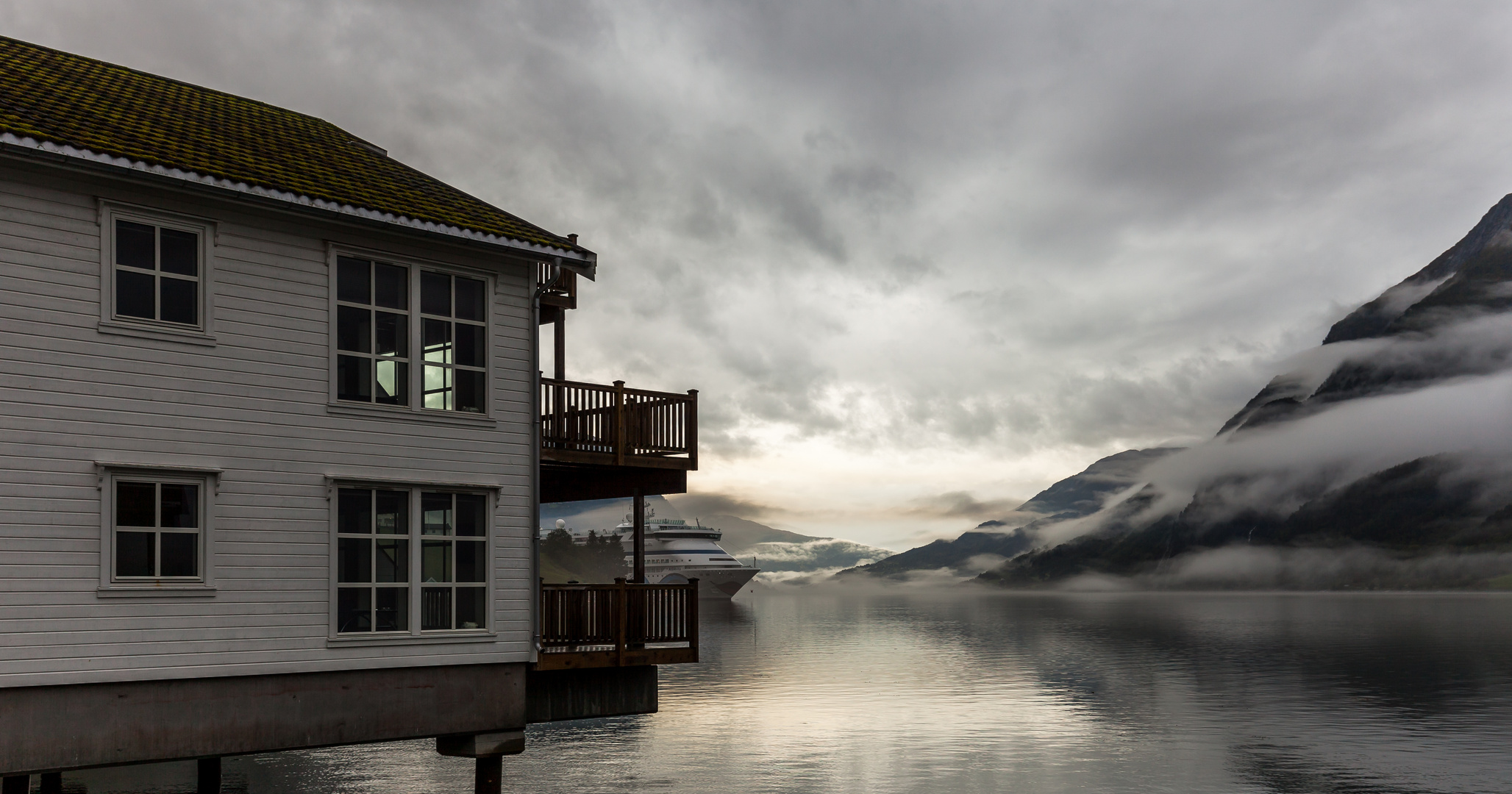 morgens am fjord