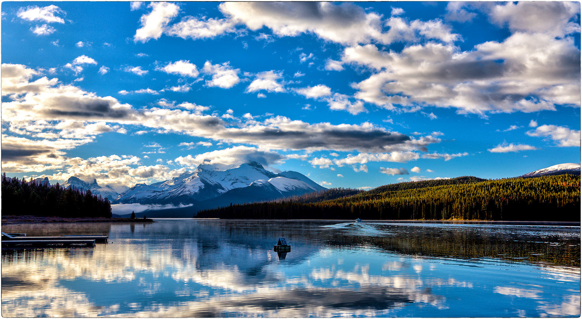 Morgens am Maligne Lake