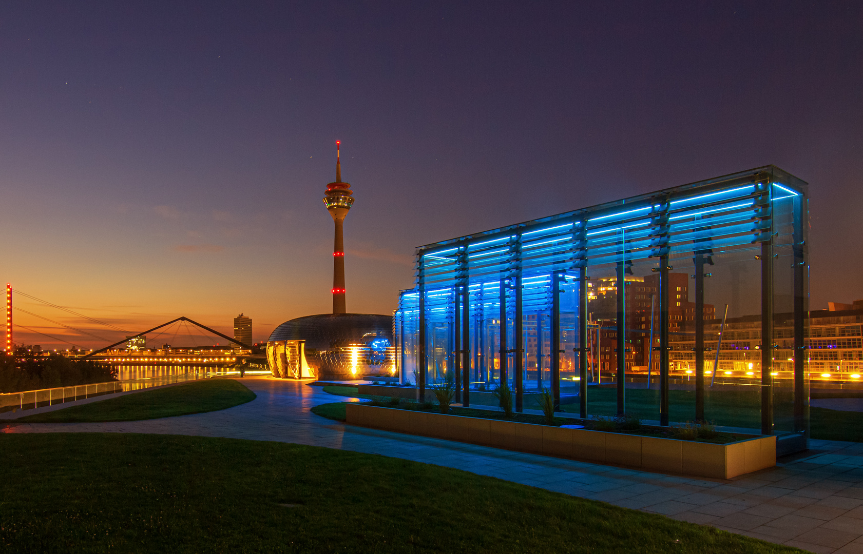 Morgens am Medienhafen