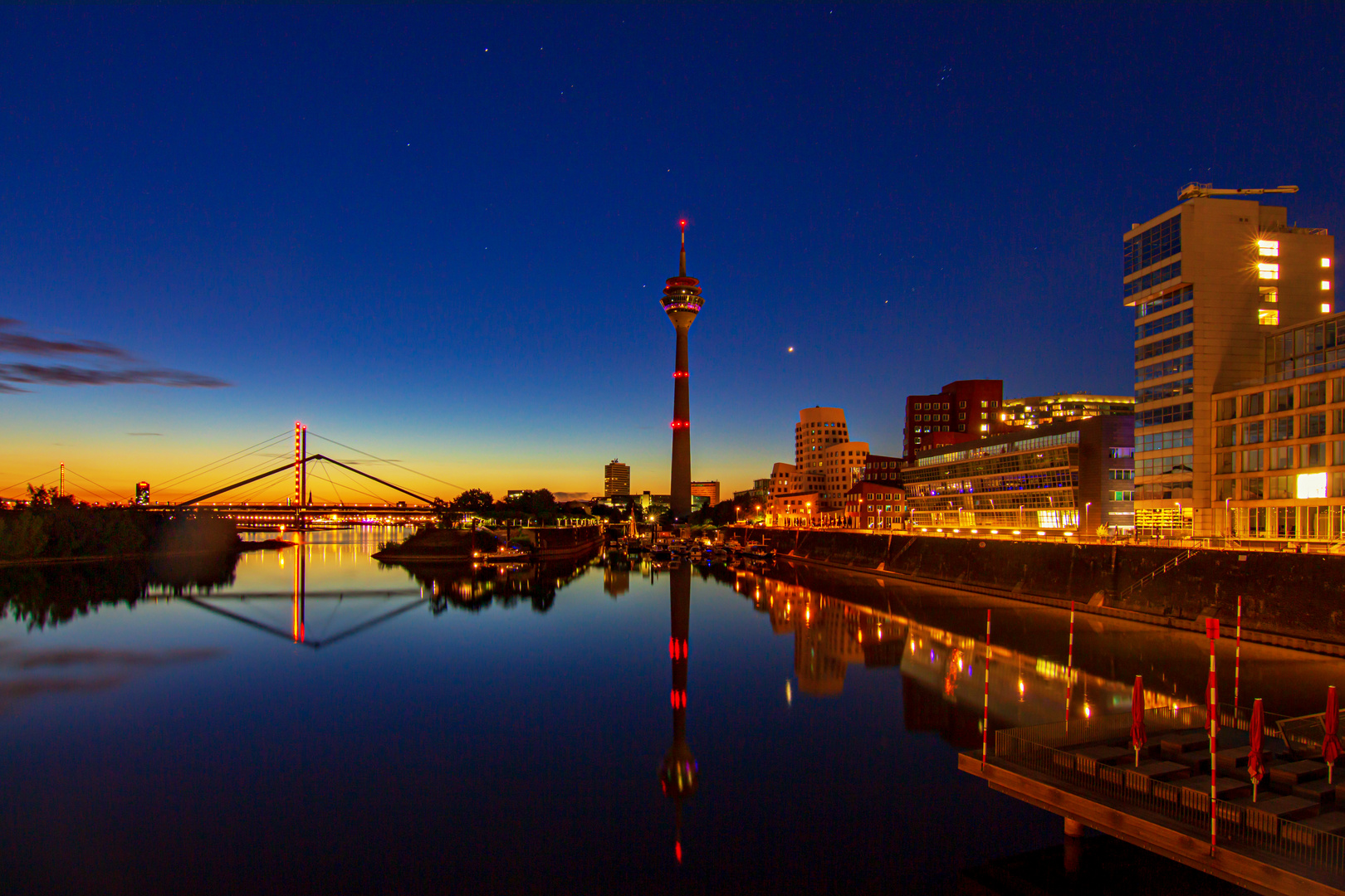 Morgens am Medienhafen